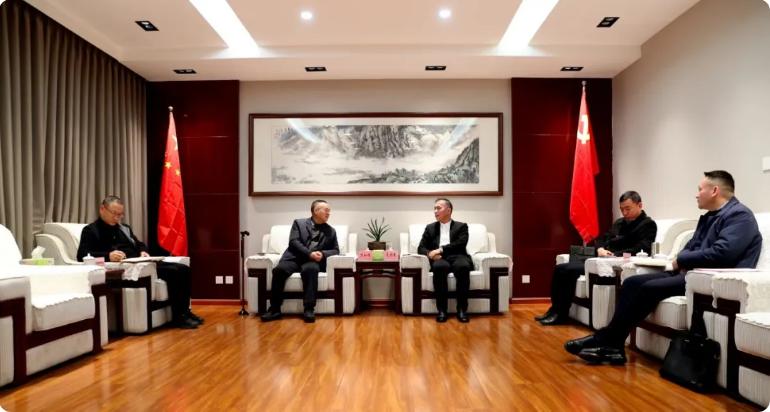 范为民会见四川省绵龙春酿酒股份有限公司董事长万如林...