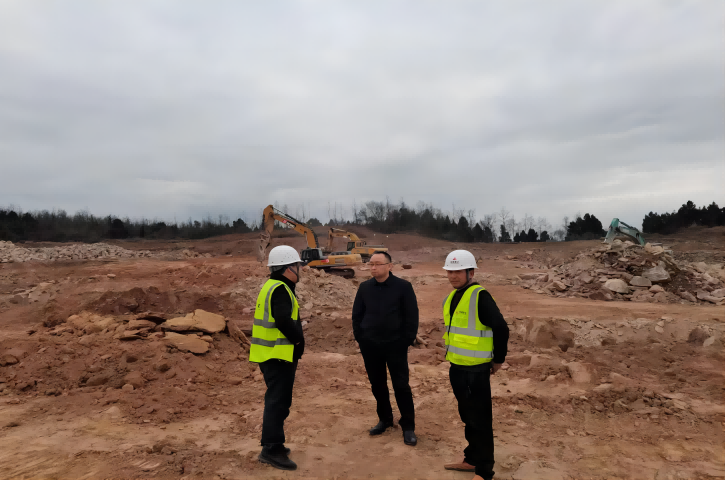 <font color='red'>剑阁县</font>发改局督导粮食仓储物流园区项目