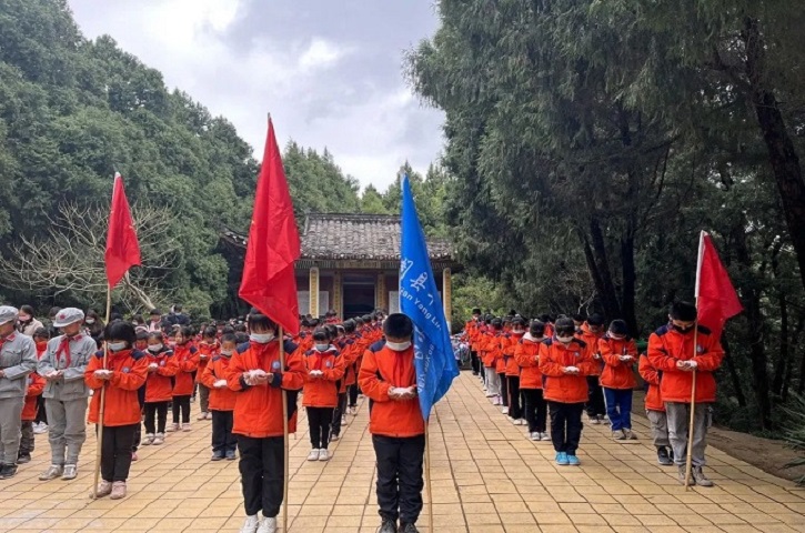 缅怀革命先烈 赓续红色基因——<font color='red'>剑阁县</font>首个红色国防教育共同体成立