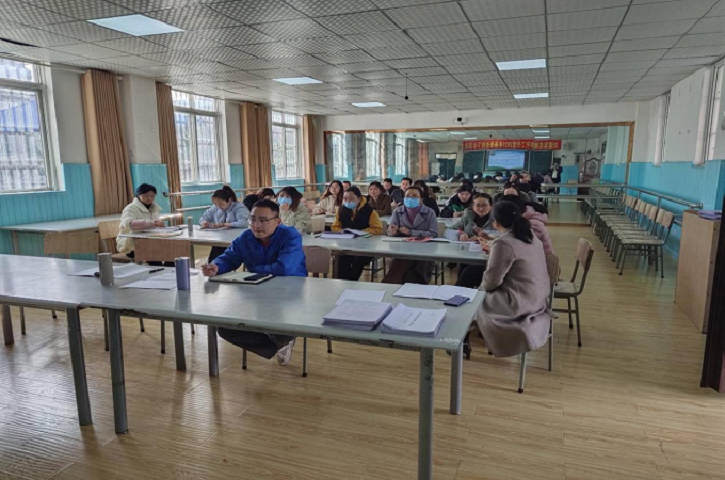 加强师资培训 专业开展心理测评——县<font color='red'>教育局</font>开展“如何做好心理评估工作”专题培训