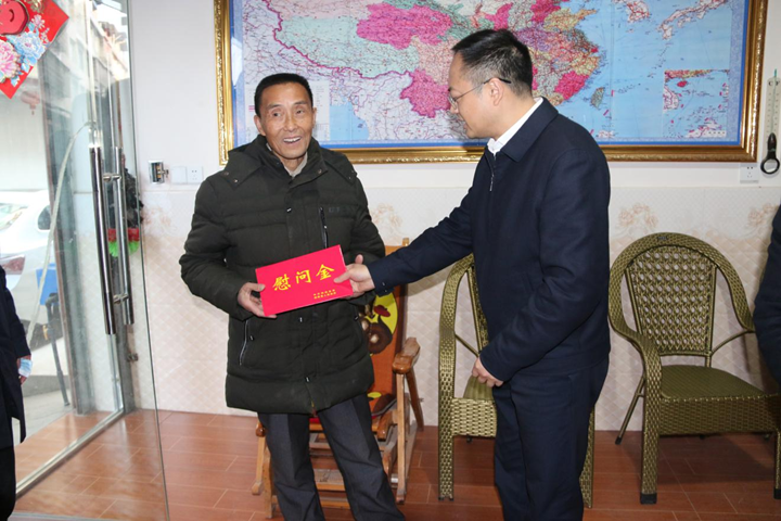 <font color='red'>剑阁县</font>：多措并举确保4万户特殊困难群体安全温暖越冬