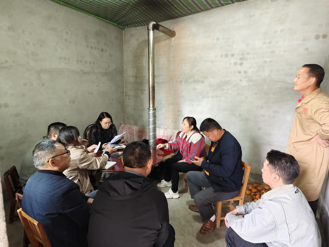 <font color='red'>剑阁县</font>财政局围绕“三个突出”扎实做好驻村帮扶工作