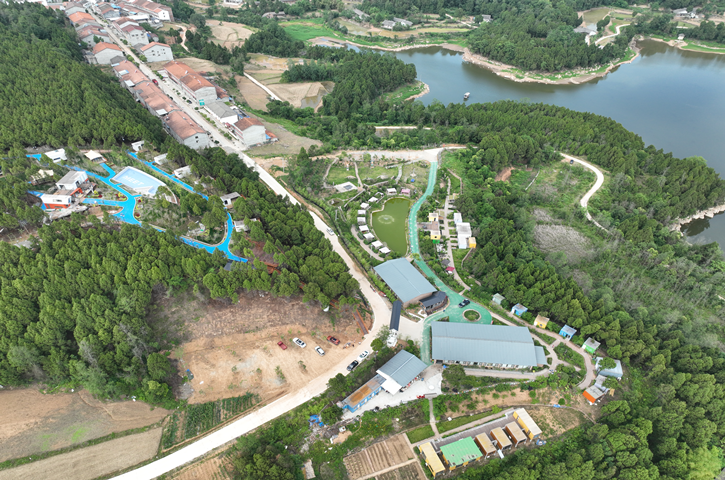 <font color='red'>剑阁县</font>查处一起在饮用水水源地一级保护区范围内新建农家乐等经营性设施案