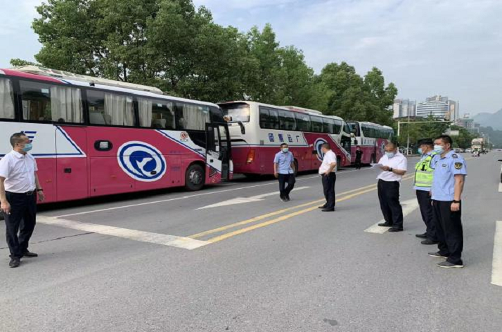 <font color='red'>剑阁县</font>交通运输局圆满完成2022年高考运输保障工作