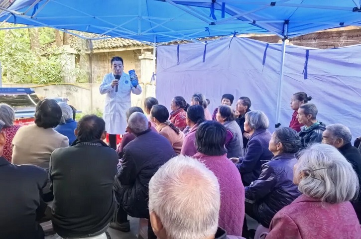 <font color='red'>剑阁县</font>卫生健康局：政策上门！为低保失能老人提供免费集中照护服务