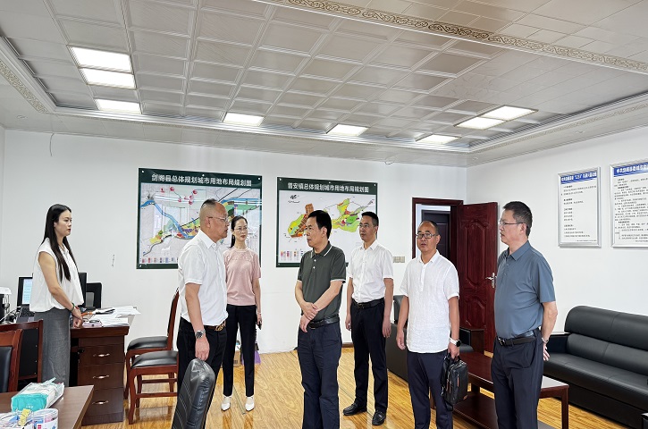 市审计局党组书记、局长王永赴<font color='red'>剑阁县</font>调研指导审计工作