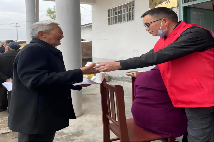 免费体检笑开颜  营养早餐暖人心——<font color='red'>剑阁县</font>统计局践行“我为群众办实事”