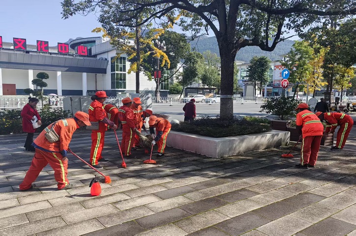 <font color='red'>剑阁县</font>综合行政执法局全力做好秋假旅游服务保障