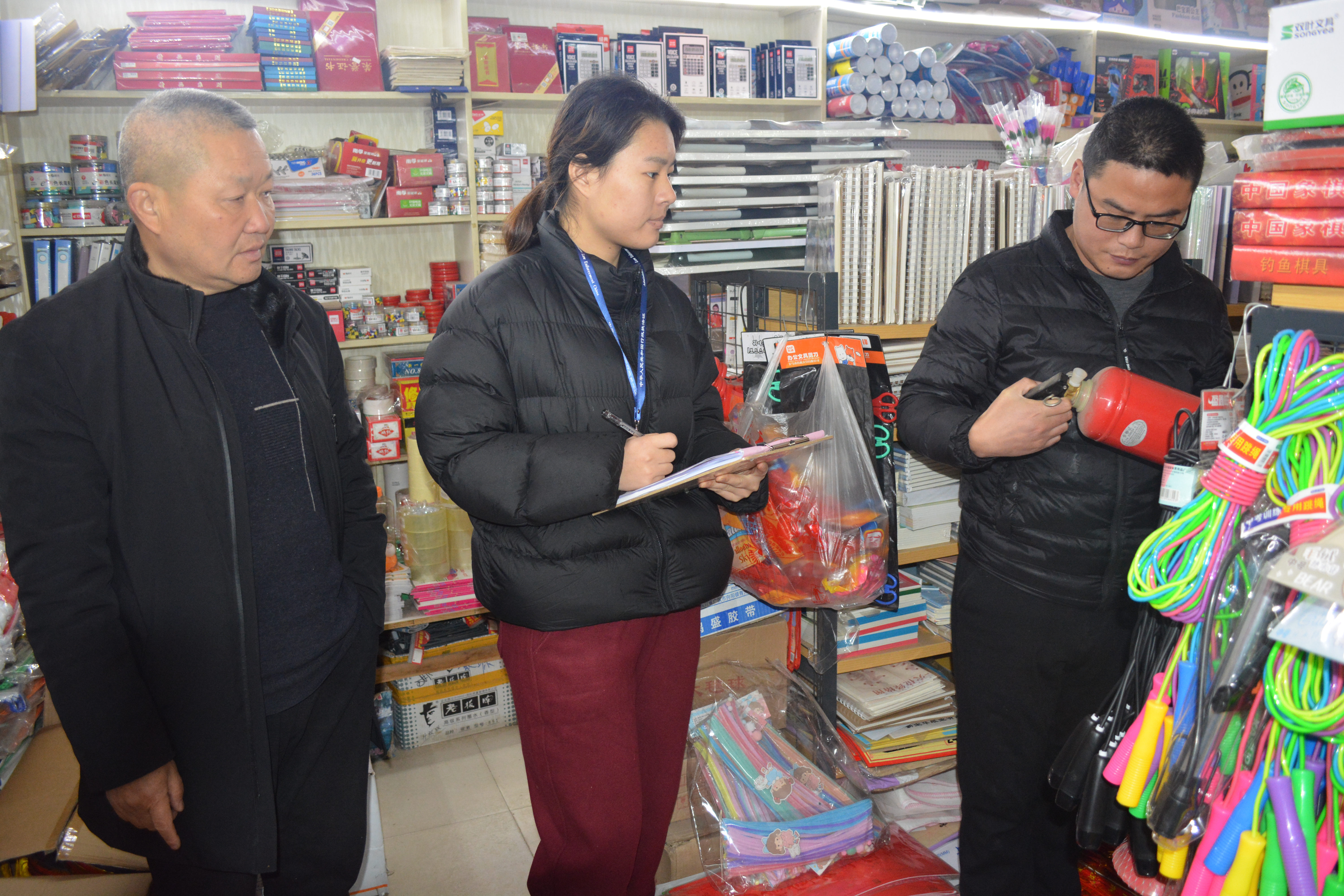 <font color='red'>公</font>兴镇：文化市场清朗行动，守护学生精神家园