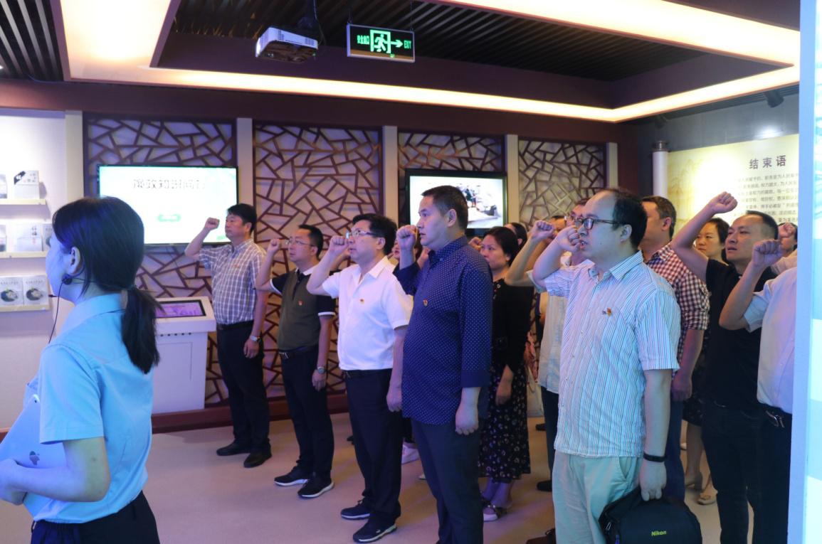 C:\Documents and Settings\Administrator\桌面\图片2.jpg